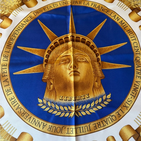 Authentic HERMES Scarf Statue of Liberty Vintage 1985 NY Estate Sale 100% Silk - Picture 5 of 9